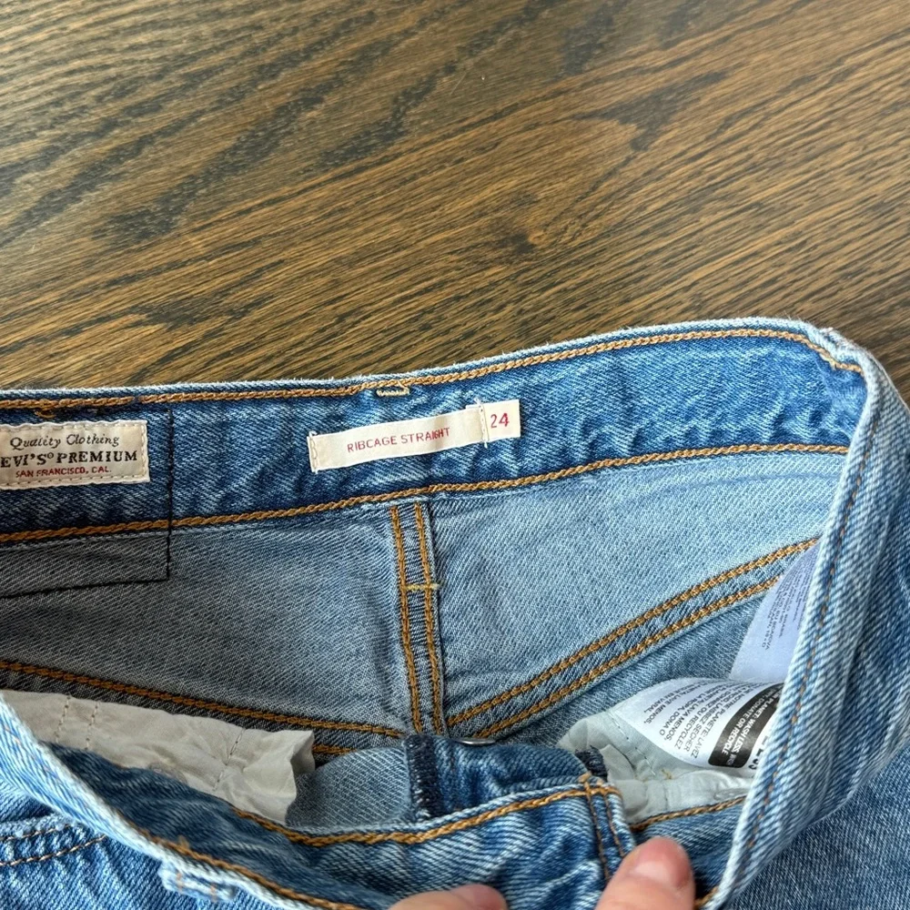 Levi’s Ribcage ankle straight size 24 EUC medium wash - Picture 10 of 13